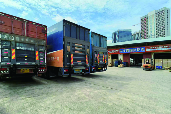 專業(yè)內(nèi)地到香港物流服務輕松搬家送貨上門.jpg